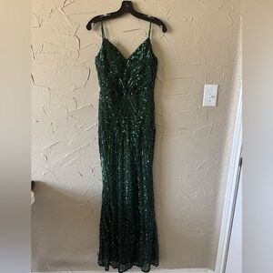 Windsor Elegant Green Sequin Dress Size Medium adjustable strap No Slit